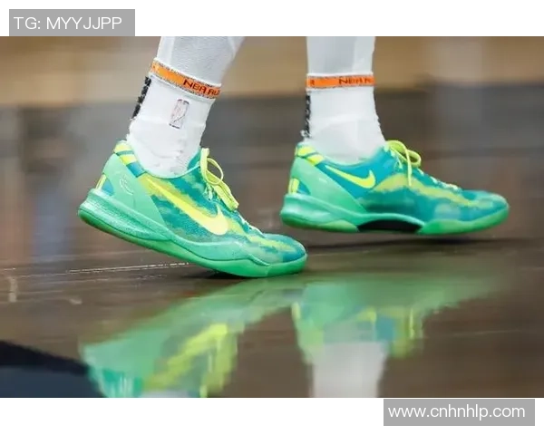 顶级球星为何偏爱穿足球鞋揭秘球场表现与舒适度背后的秘密